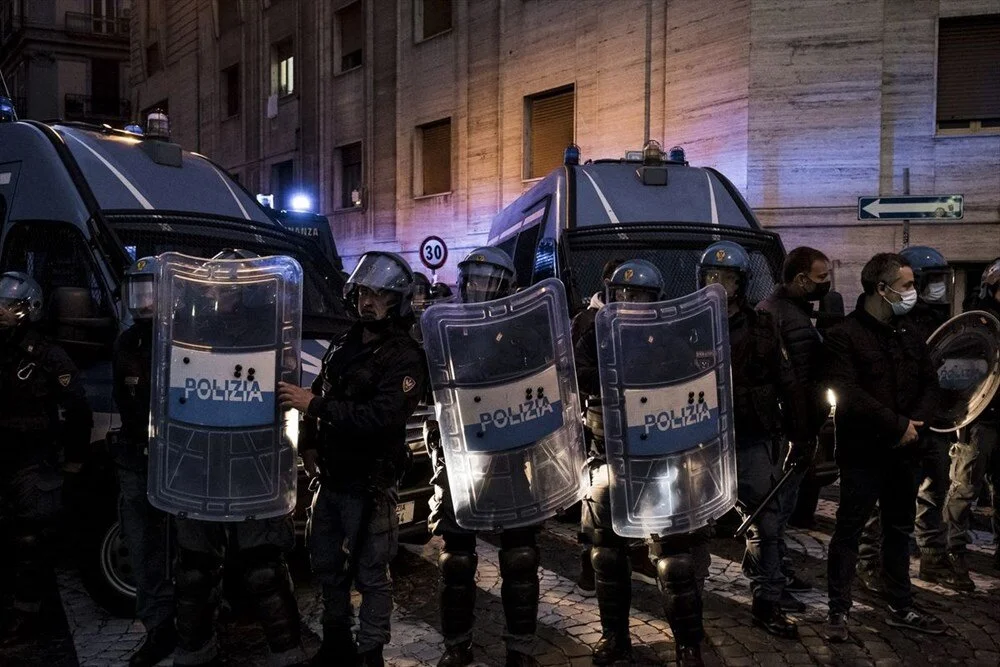 Napoli'de işsizlik ve işten çıkarmalara karşı gösteri düzenlendi 12