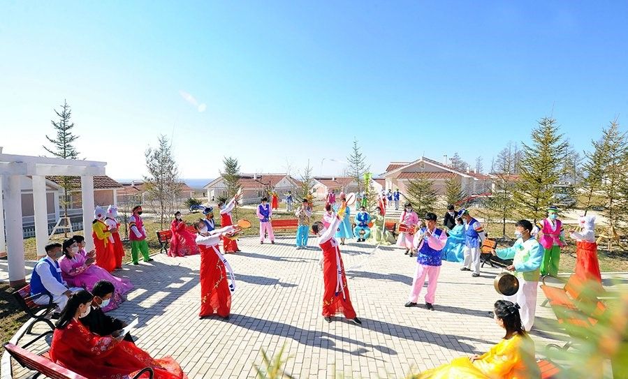 Kuzey Kore Lideri Kim, proje şehri Samjiyon'da 5