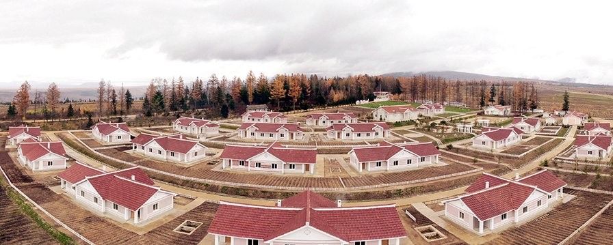 Kuzey Kore Lideri Kim, proje şehri Samjiyon'da 12