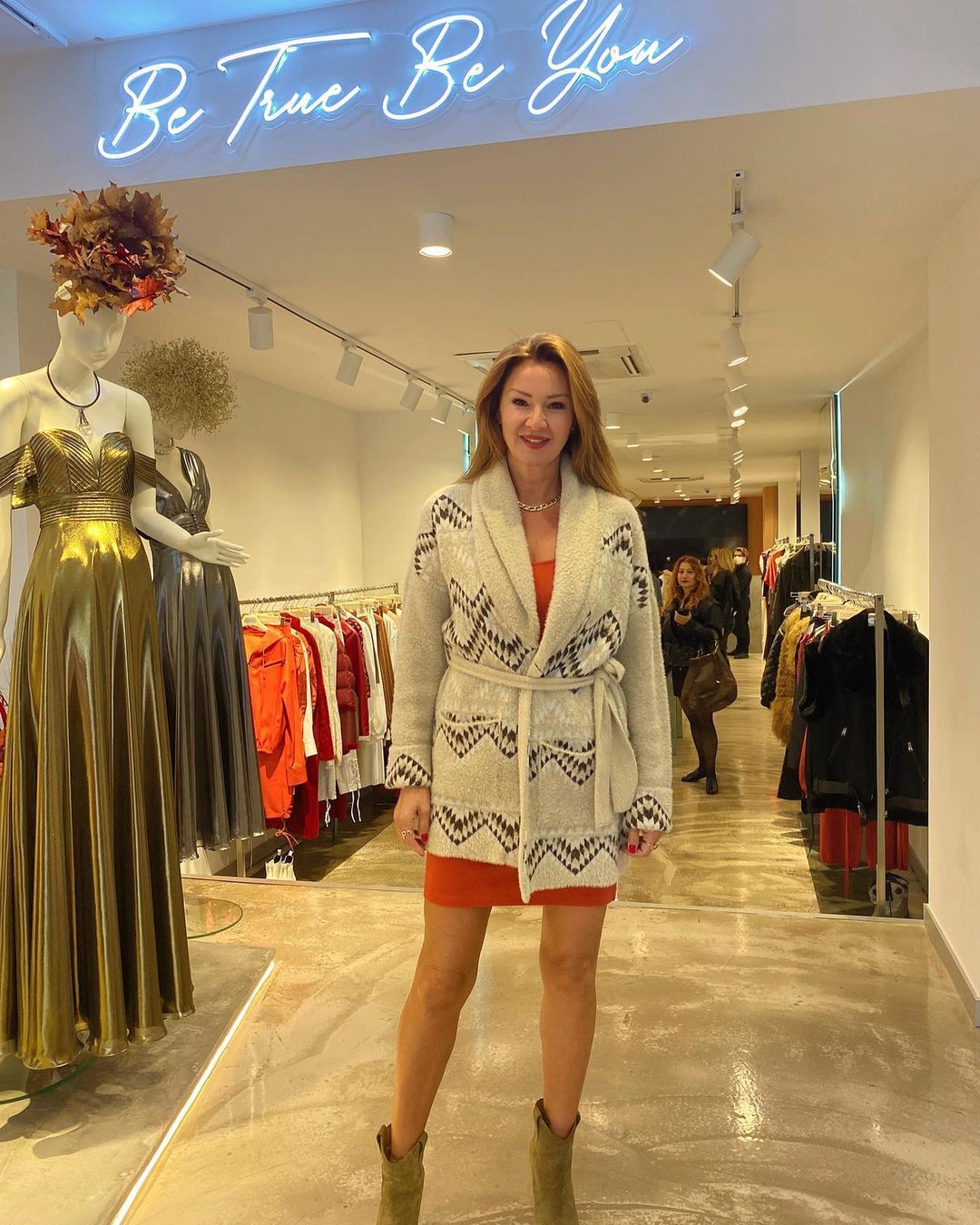 Pınar Altuğ takipçilerini uyardı: Kaşınanı kaşırım 4