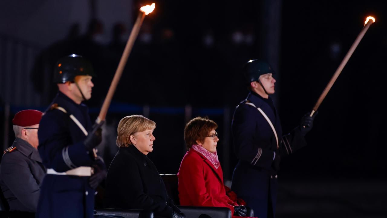 Almanya'da Merkel'e veda töreni 2