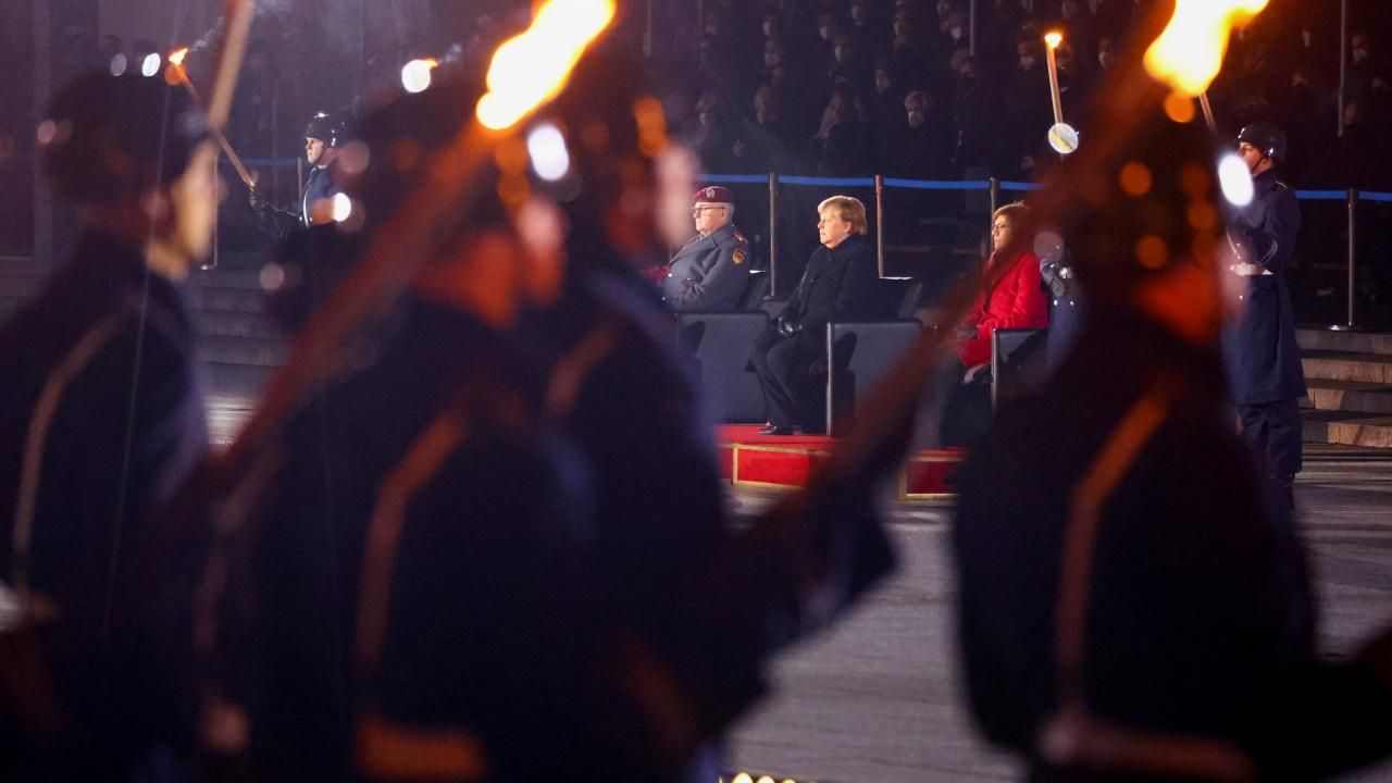 Almanya'da Merkel'e veda töreni 3