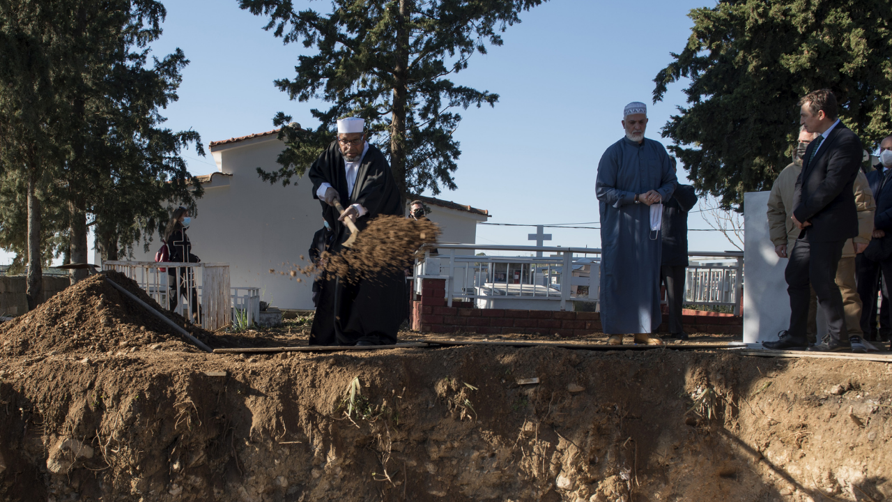 Selanik'te bulunan Müslümanlara ait naaşlar yeniden defnedildi. 6
