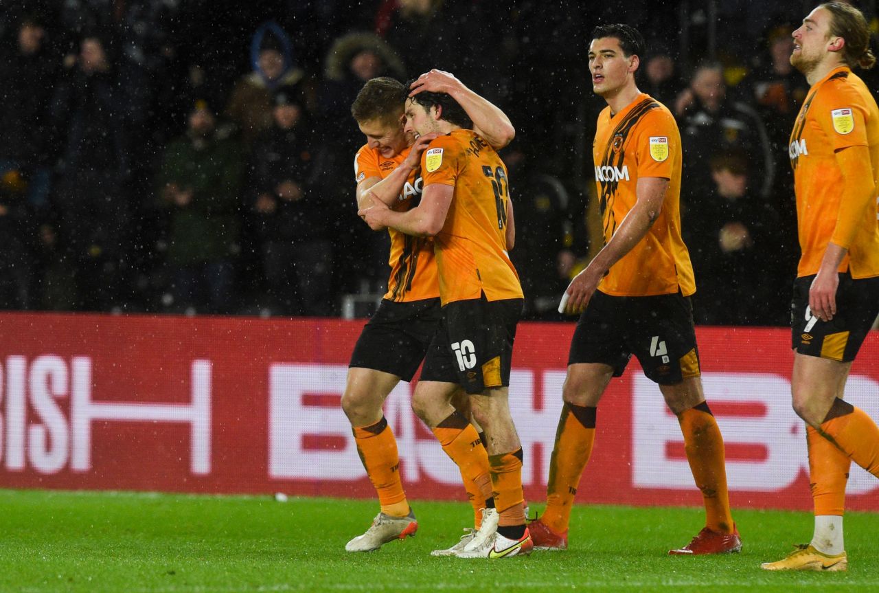 Acun Ilıcalı'ya Hull City taraftarından Türk bayraklı mesaj 11