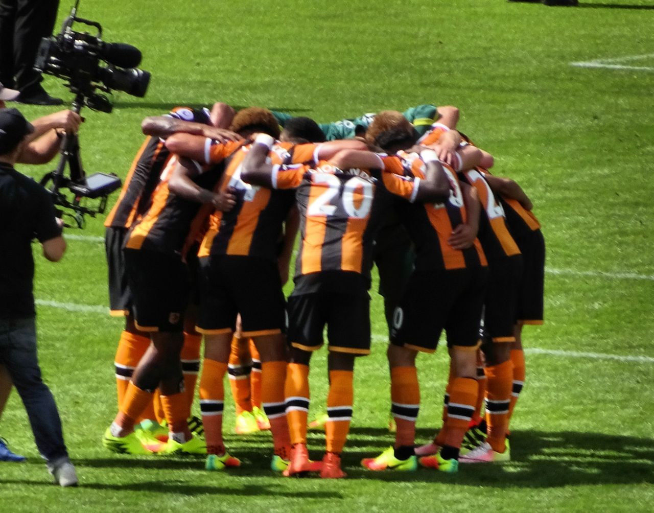 Acun Ilıcalı'ya Hull City taraftarından Türk bayraklı mesaj 8