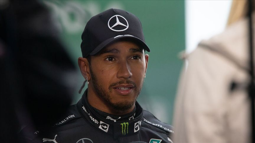 F1 pilotu Lewis Hamilton şövalyelik nişanı aldı 6