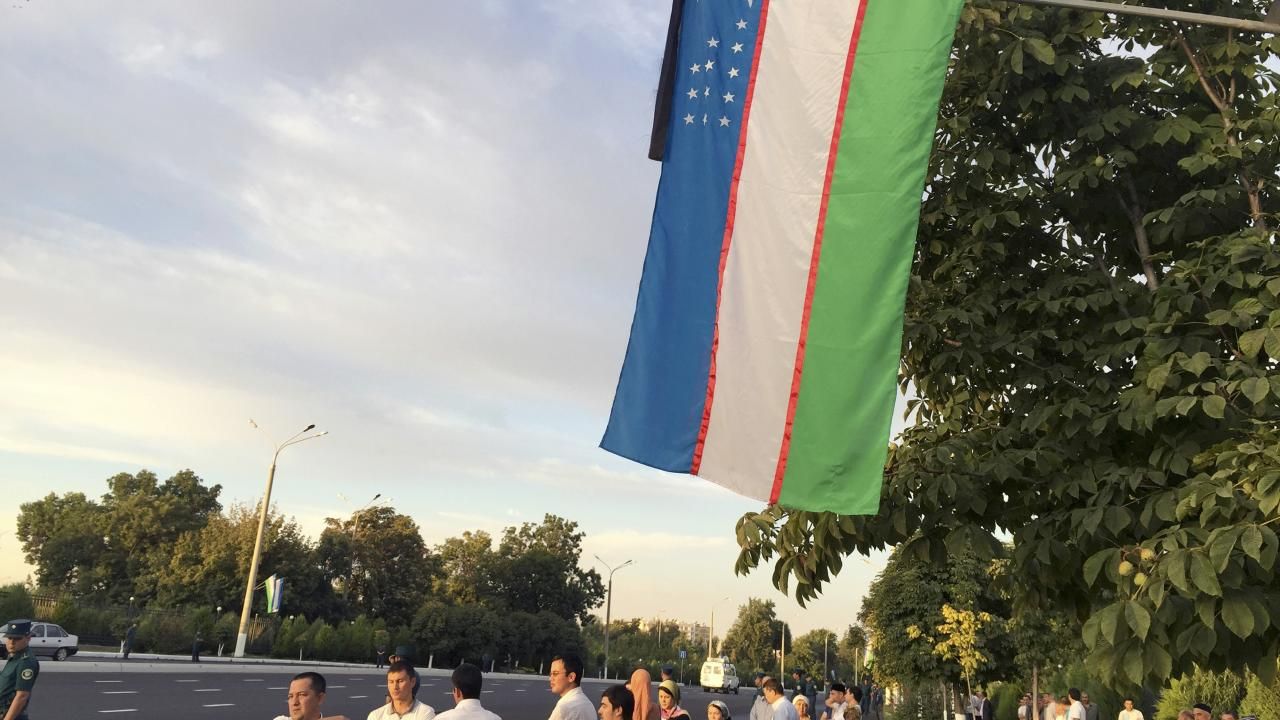 Türk devletlerinin bayraklarındaki 'gizli' mesajlar 14