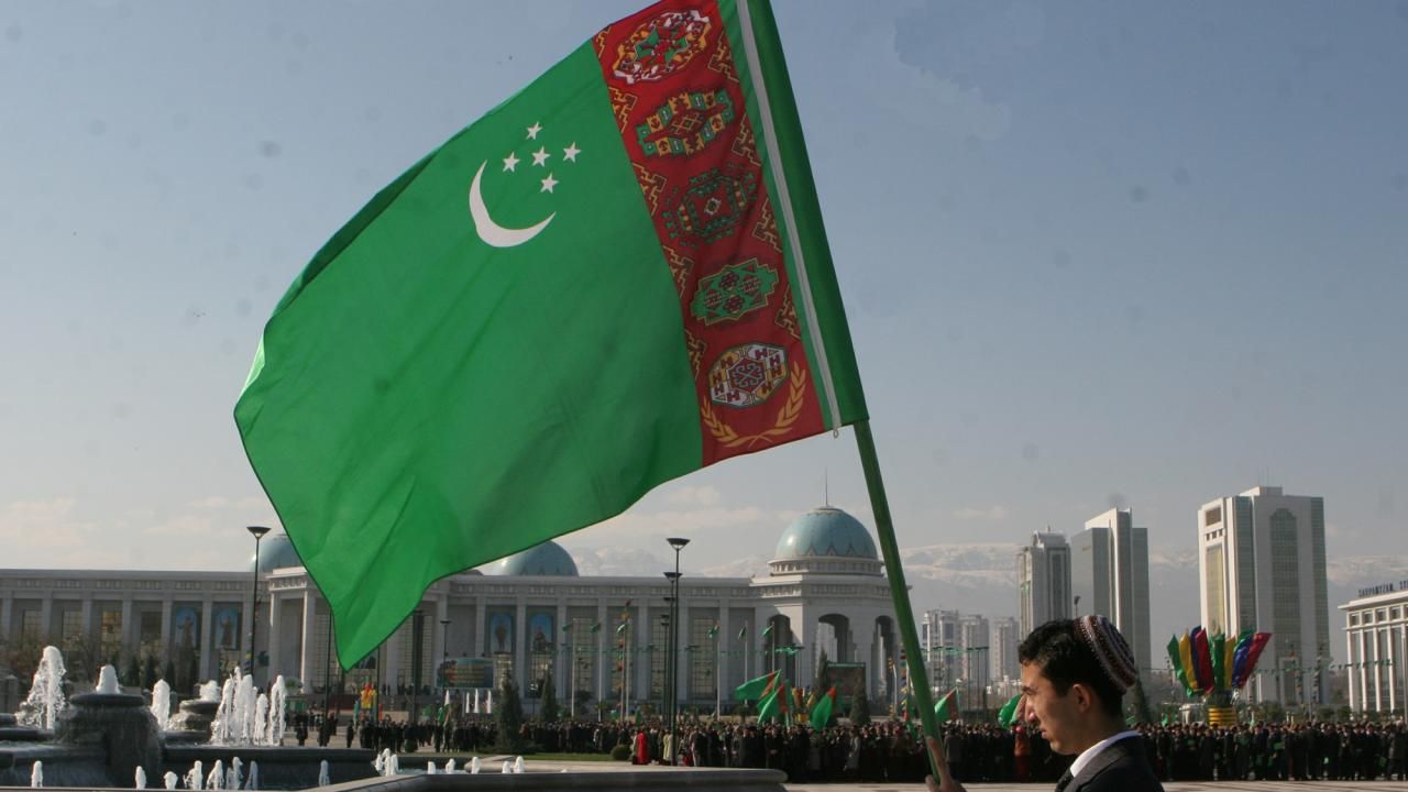 Türk devletlerinin bayraklarındaki 'gizli' mesajlar 17