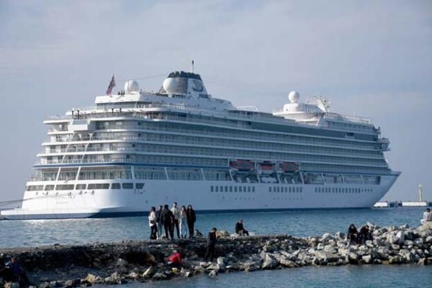 Yılın ilk kruvaziyer gemisi, 351 yolcu ile geldi 4