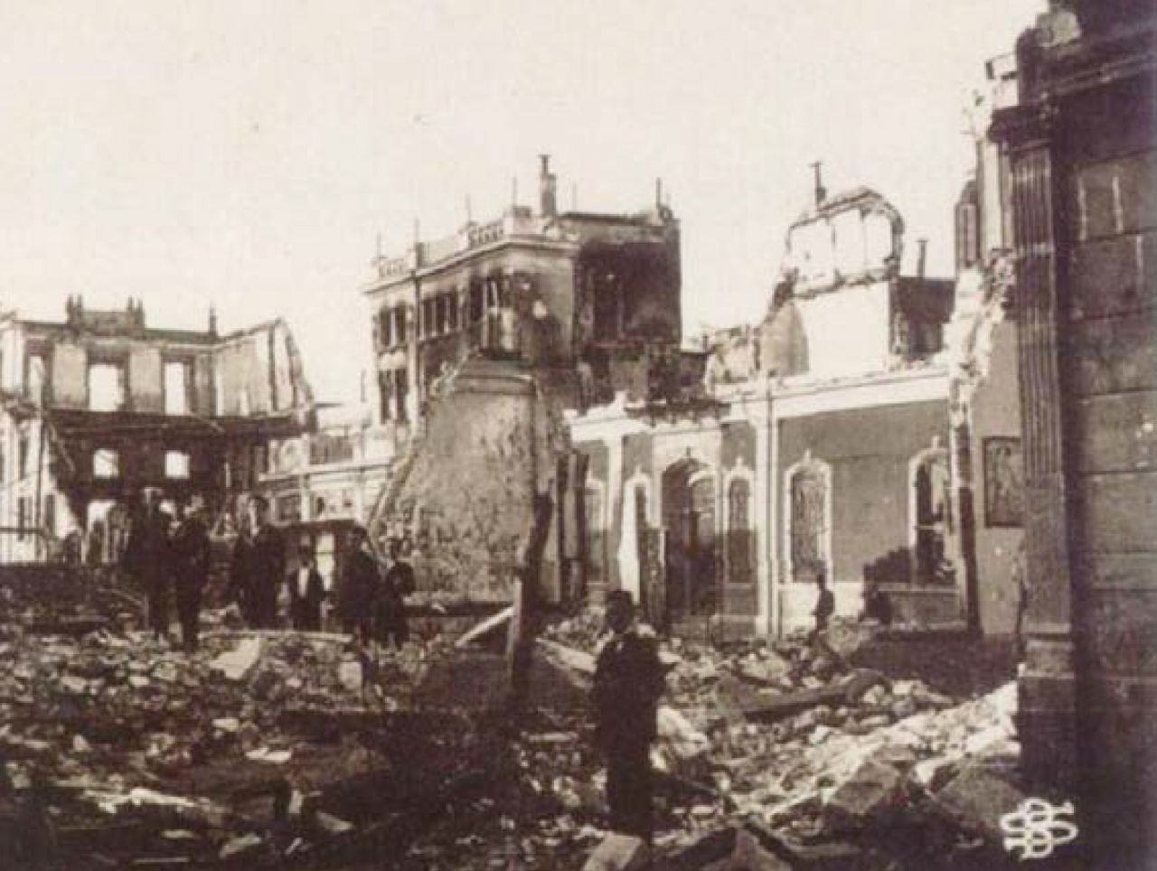 İzmir'i Kim Yaktı? 53