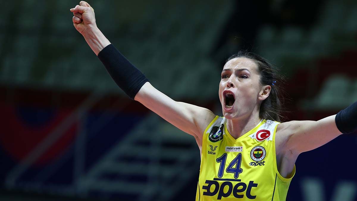 Eda Erdem, Mesut Özil'i geçti 6