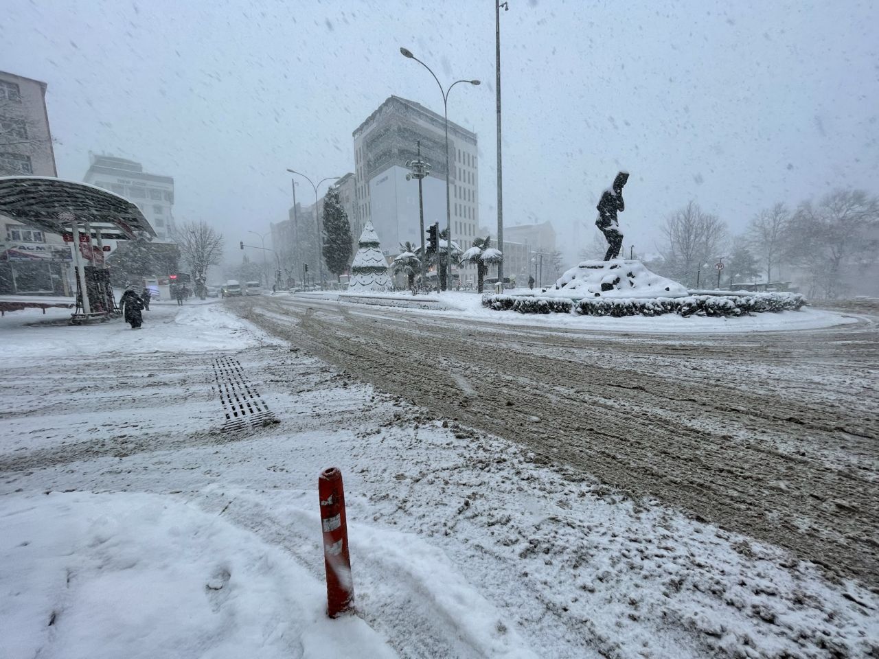 Birçok il ve ilçede eğitime kar engeli 13