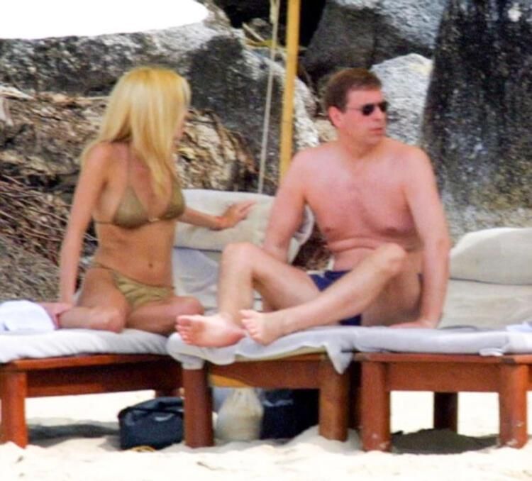 Sapkın tatil manşette! Prensin fotoğrafları depreme yol açtı 3