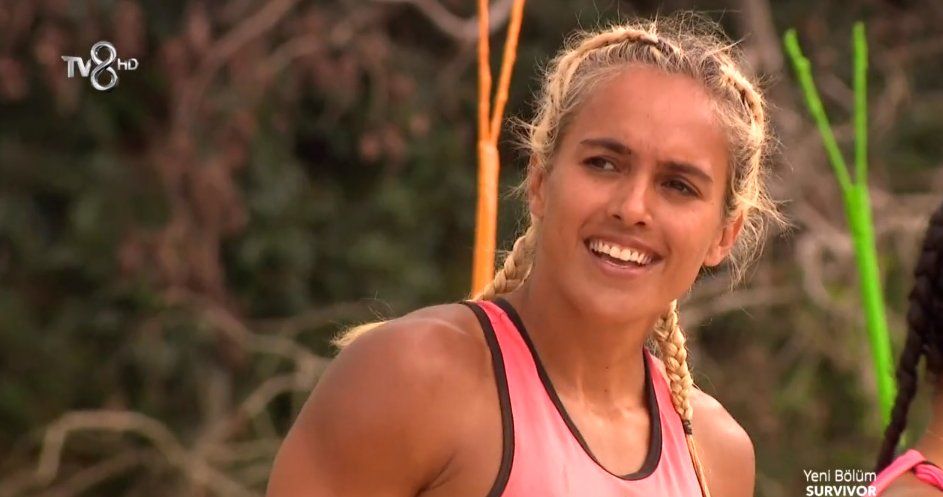 Survivor'da eleme adayları Birsen ve Evrim'in destekçileri sosyal medyada kapıştı 13