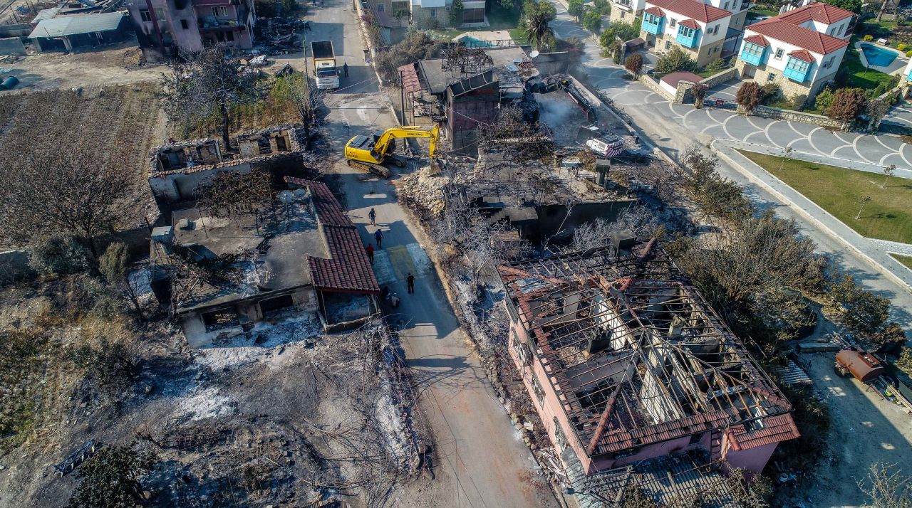 Manavgat'ta yangının yaraları sarılıyor, yeni evler hızla yükseliyor 16