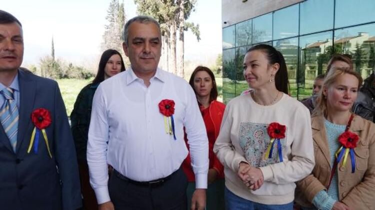 Ukraynalı çocukların çizdiği resimlerde mezar, kan, silah var 6