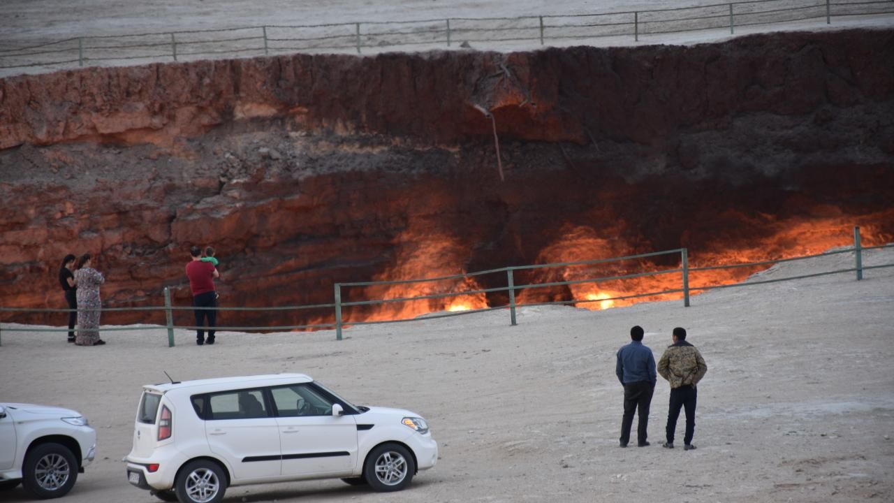50 yıldır yanan "Cehennem kapısı" kapatılacak 6