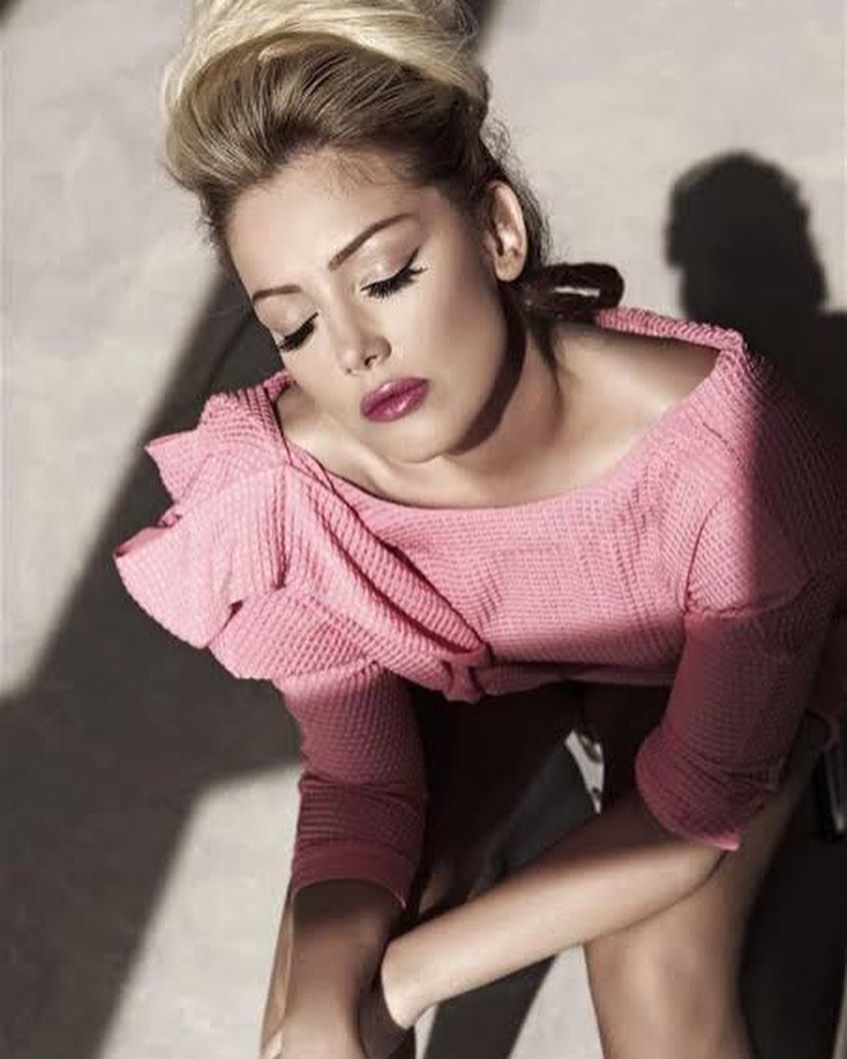 Petek Dinçöz evleniyor! Kına gecesinden görüntüleri paylaştı! 1