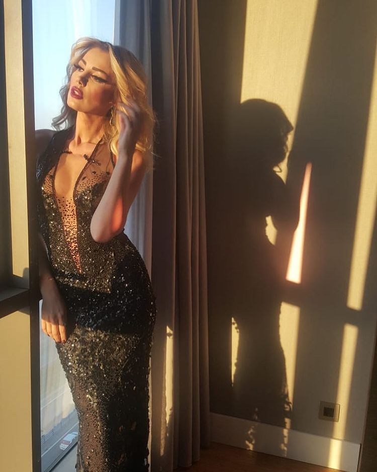 Petek Dinçöz evleniyor! Kına gecesinden görüntüleri paylaştı! 3