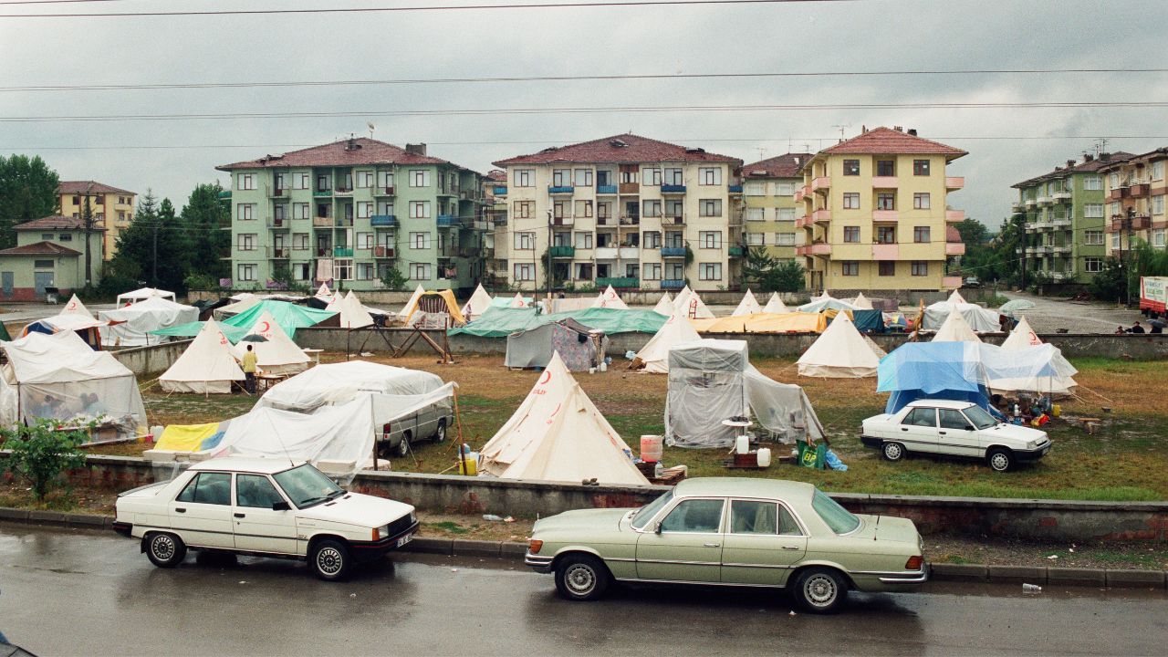 17 Ağustos Depremi'nin akıllara kazınan fotoğrafları 13
