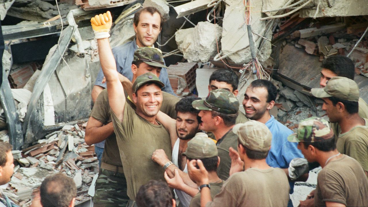 17 Ağustos Depremi'nin akıllara kazınan fotoğrafları 17