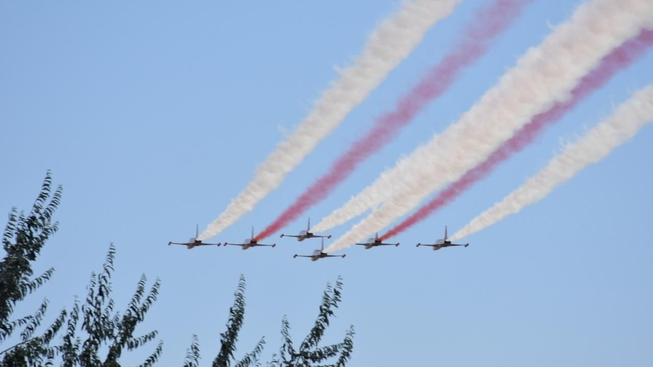 Türk Yıldızları büyük taarruz için uçtu! 6