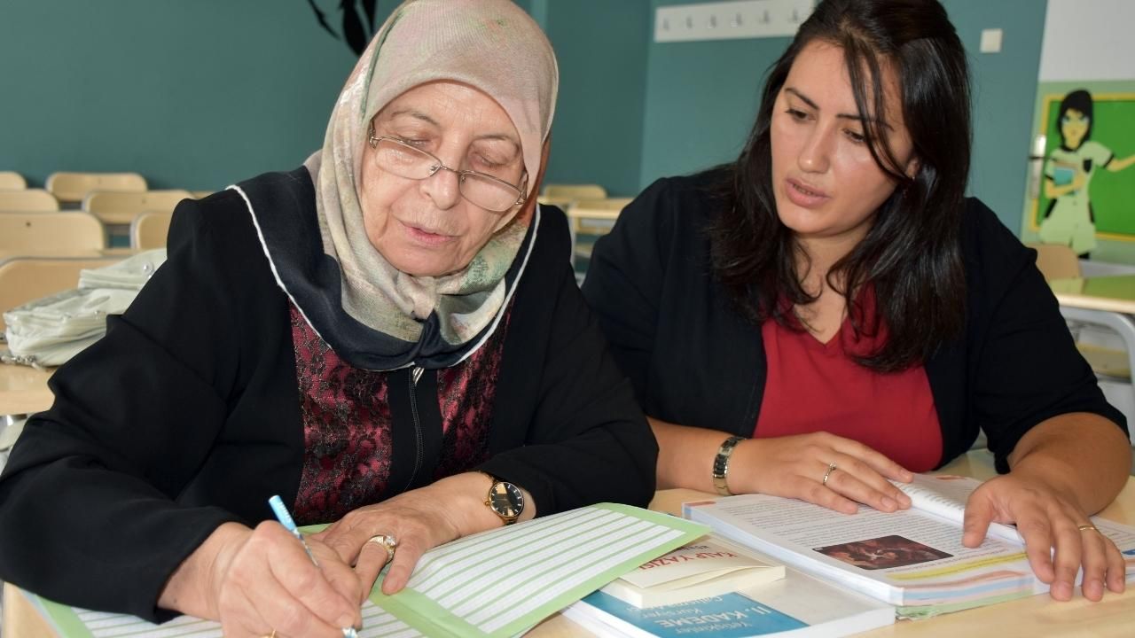 72 yaşındaki kadının ilginç hikayesi! Dinleyenleri hayran bıraktı! 3