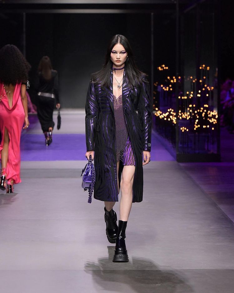 Versace, Milano Moda Haftası 2022 6