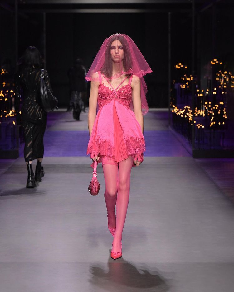 Versace, Milano Moda Haftası 2022 2