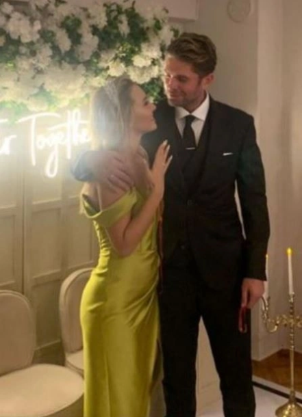 Survivor aşıkları sonunda yüzük taktı! 1