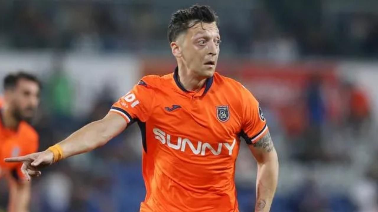 Mesut Özil'den hayranlarına üzücü haber! 1