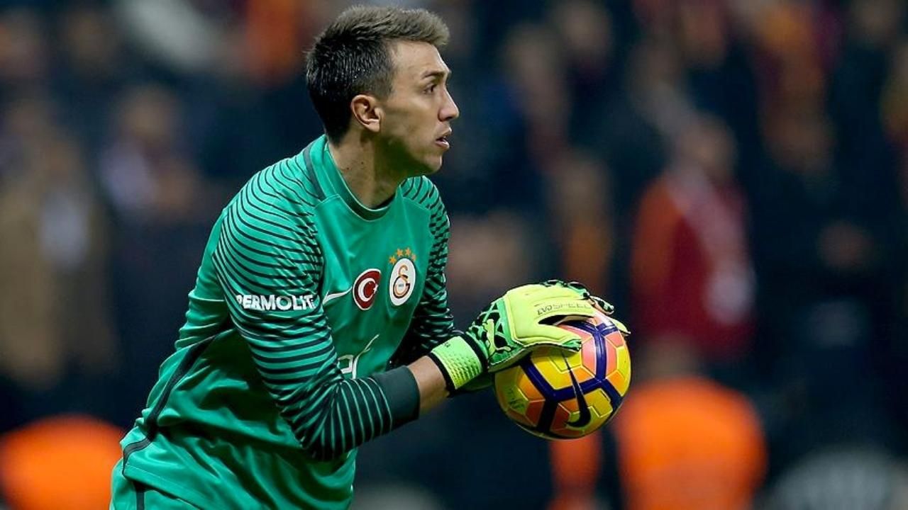 Muslera Galatasaray'ı bırakacak 5