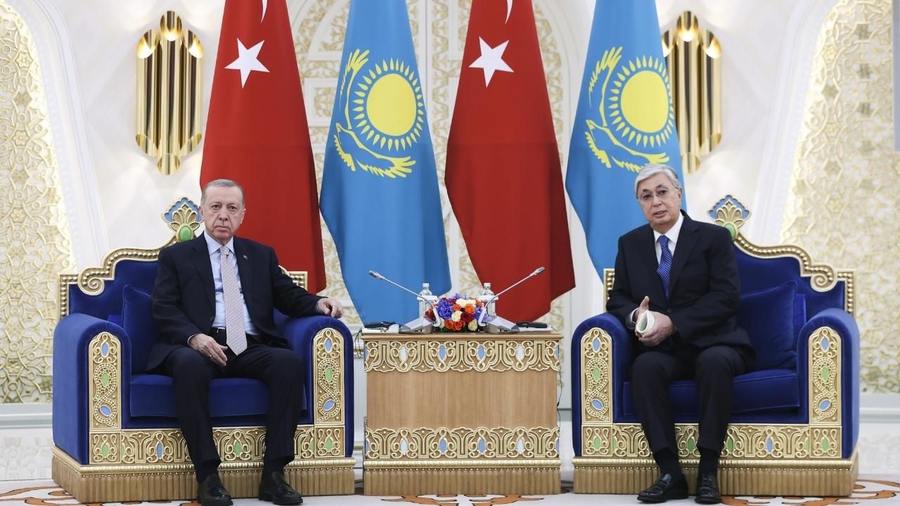 Cumhurbaşkanı Erdoğan, Kazakistan'da Cumhurbaşkanı Tokayev tarafından resmi törenle karşılandı! 8