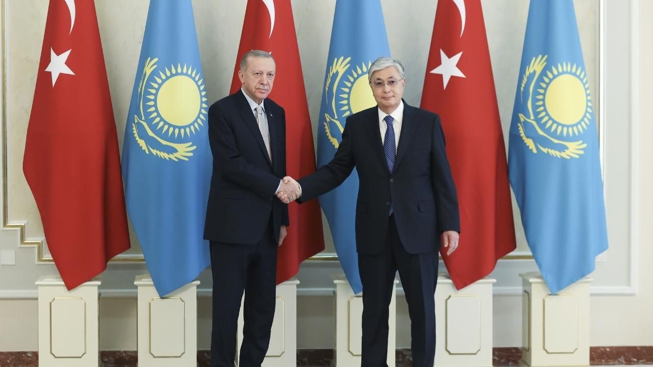 Cumhurbaşkanı Erdoğan, Kazakistan'da Cumhurbaşkanı Tokayev tarafından resmi törenle karşılandı! 9
