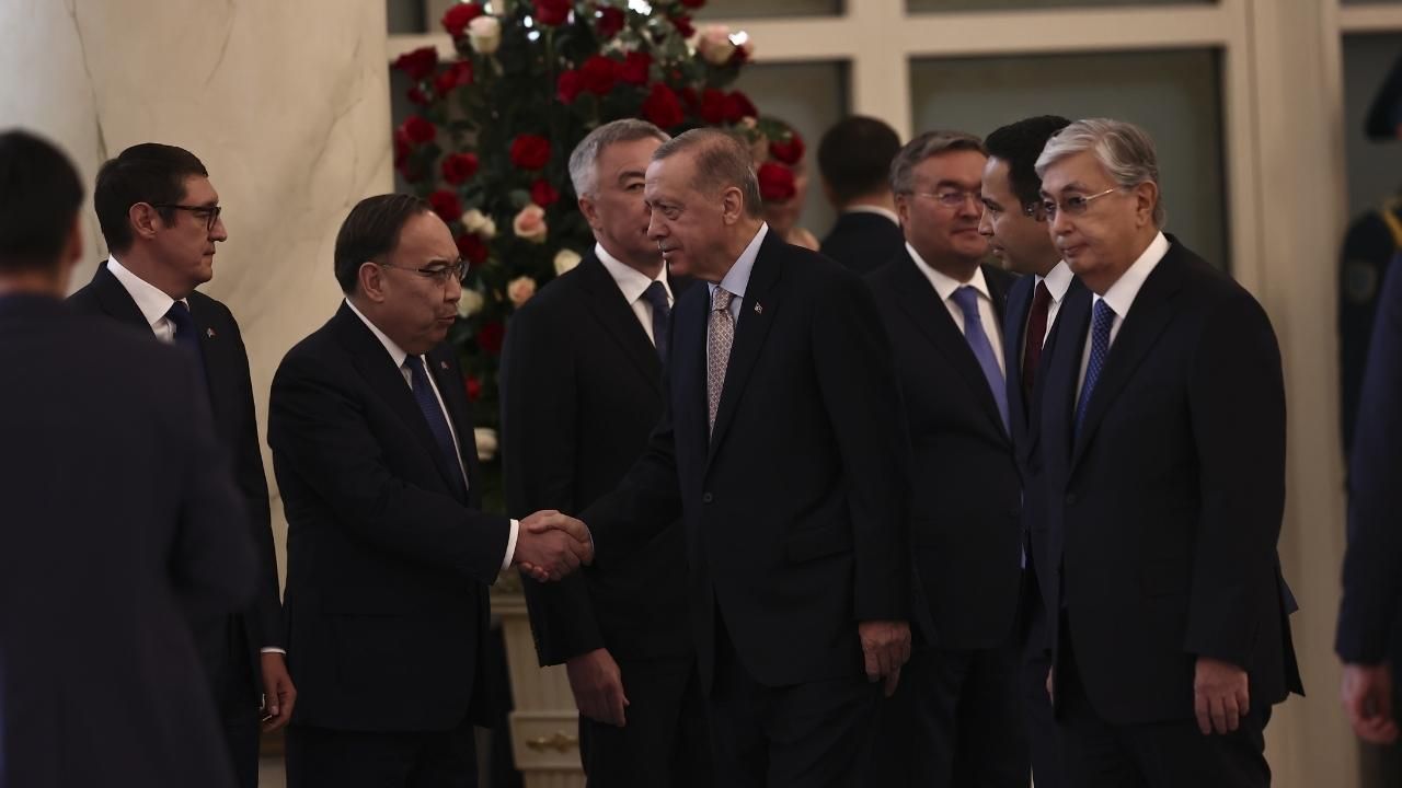 Cumhurbaşkanı Erdoğan, Kazakistan'da Cumhurbaşkanı Tokayev tarafından resmi törenle karşılandı! 5