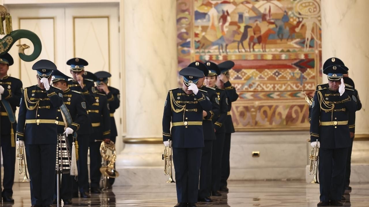 Cumhurbaşkanı Erdoğan, Kazakistan'da Cumhurbaşkanı Tokayev tarafından resmi törenle karşılandı! 12