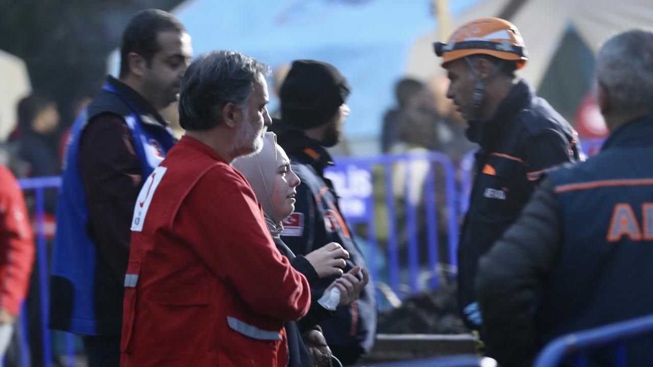 Bartın'da günün ilk saatlerinde acı bekleyiş sürüyor 2