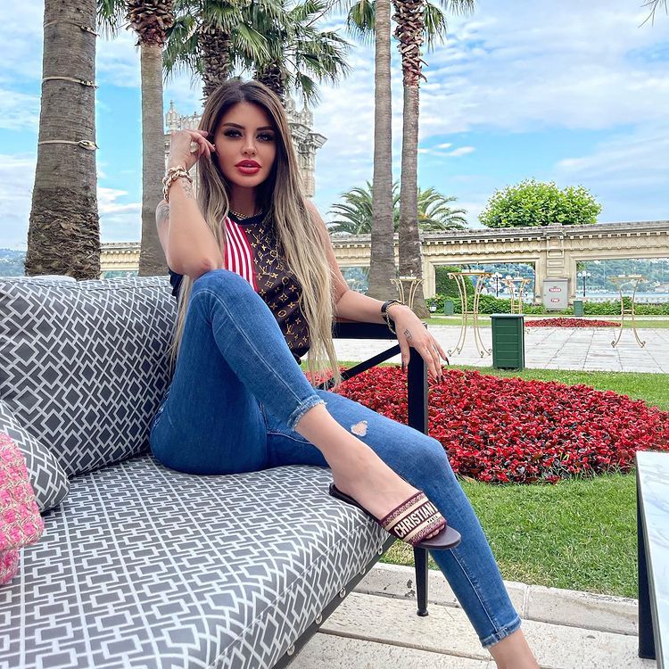 Bir sakıza 900 TL verdi! Paylaşımı olay oldu! 5