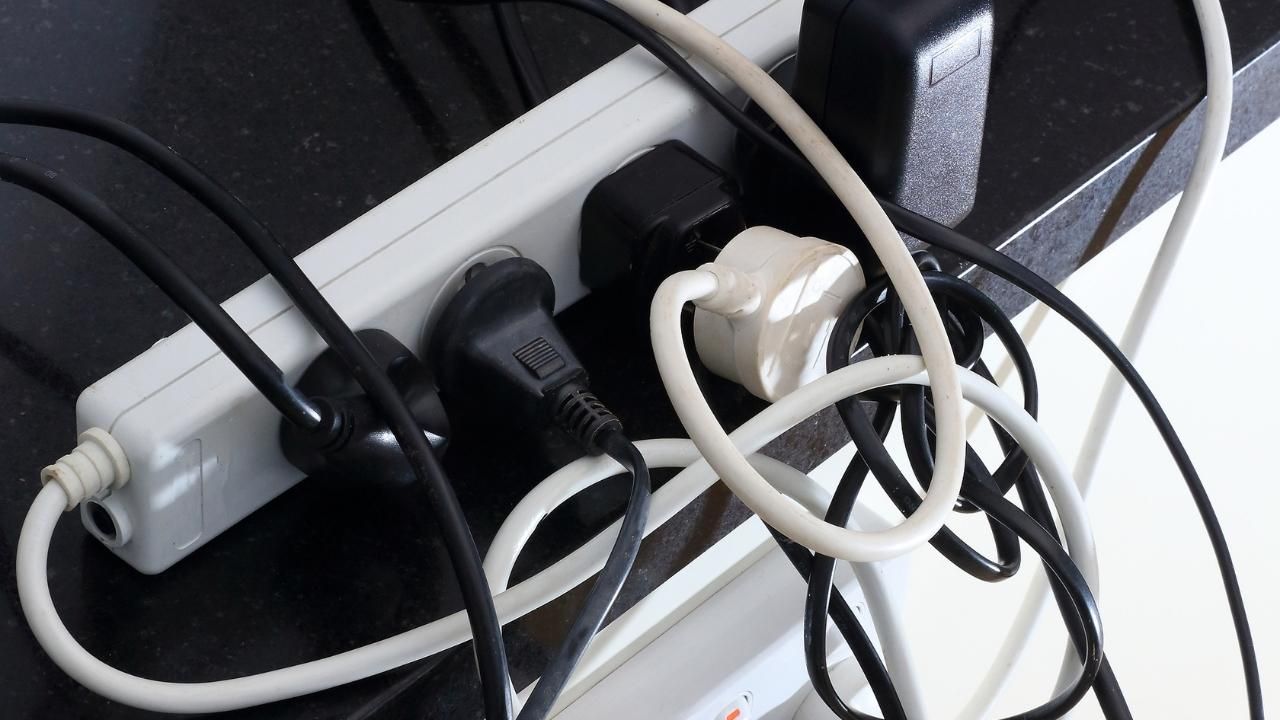 İşte elektrik faturalarını indirmenin yolları! Su gibi elektrik harcıyorlar! 2