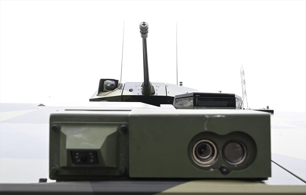 Türkiye'nin yerli motorlu ilk 8x8 aracı göreve hazır 1