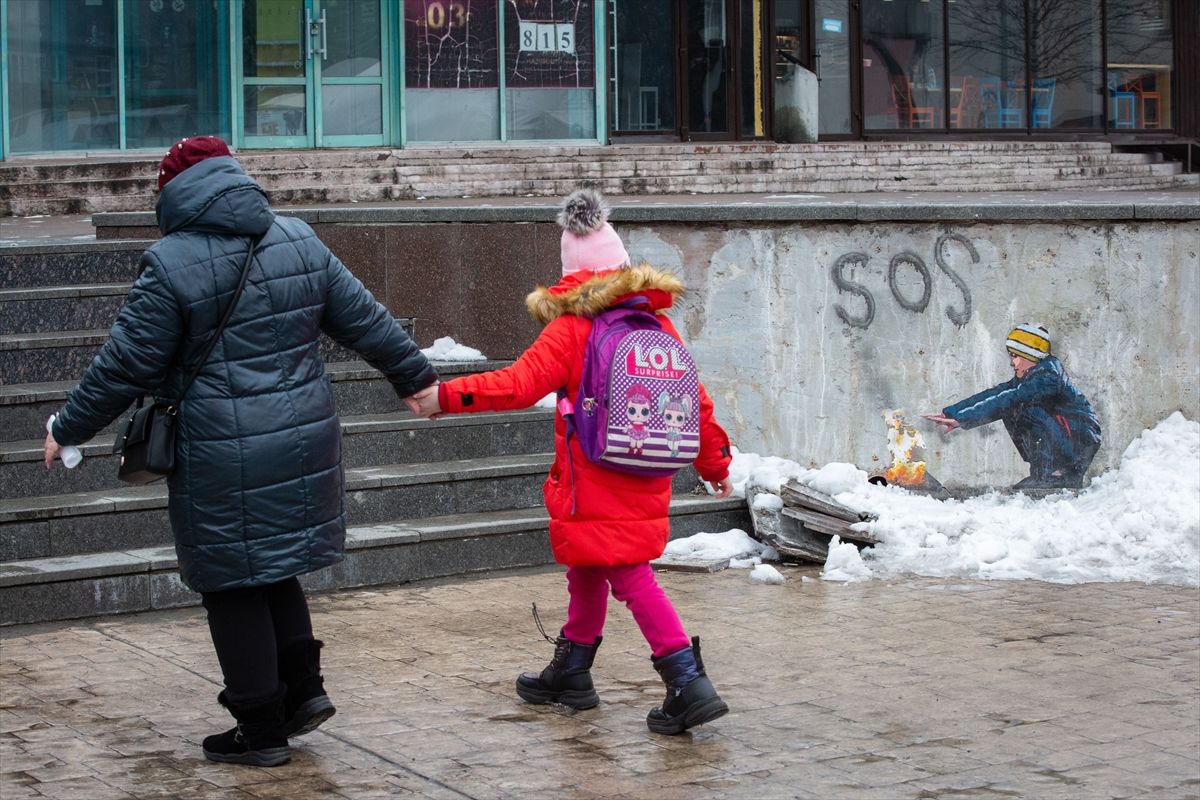 Savaşın gölgesinde sanat: İtalyan sokak sanatçısı Tvboy'un Kiev bölgesindeki duvar resimleri 4