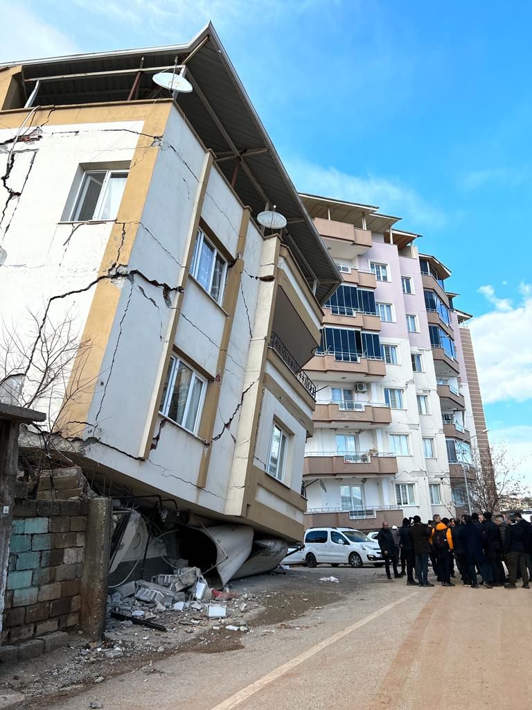 Depremlerin ardından Gaziantep'te yürek burkan kareler! 17