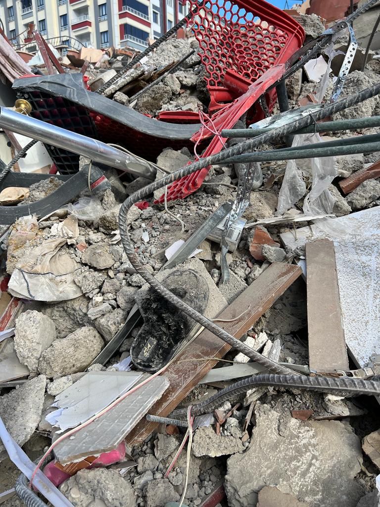 Depremlerin ardından Gaziantep'te yürek burkan kareler! 18