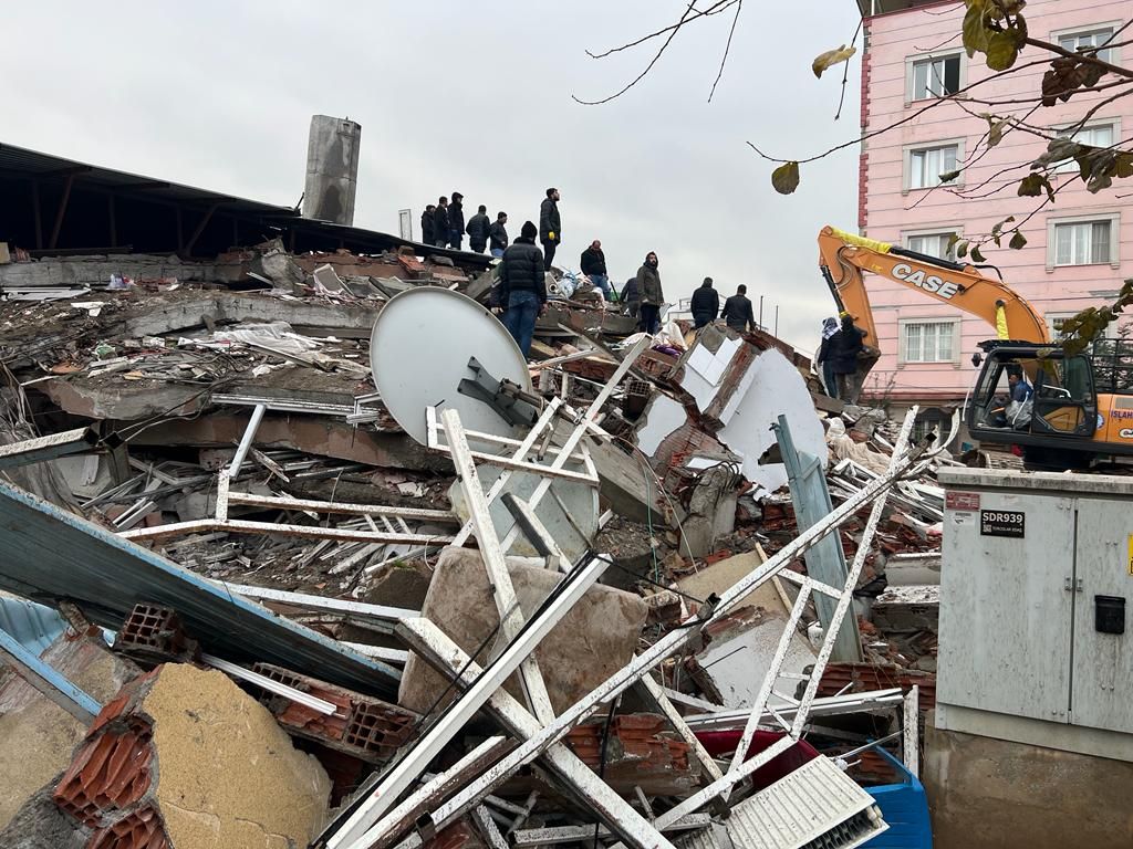 Depremlerin ardından Gaziantep'te yürek burkan kareler! 10