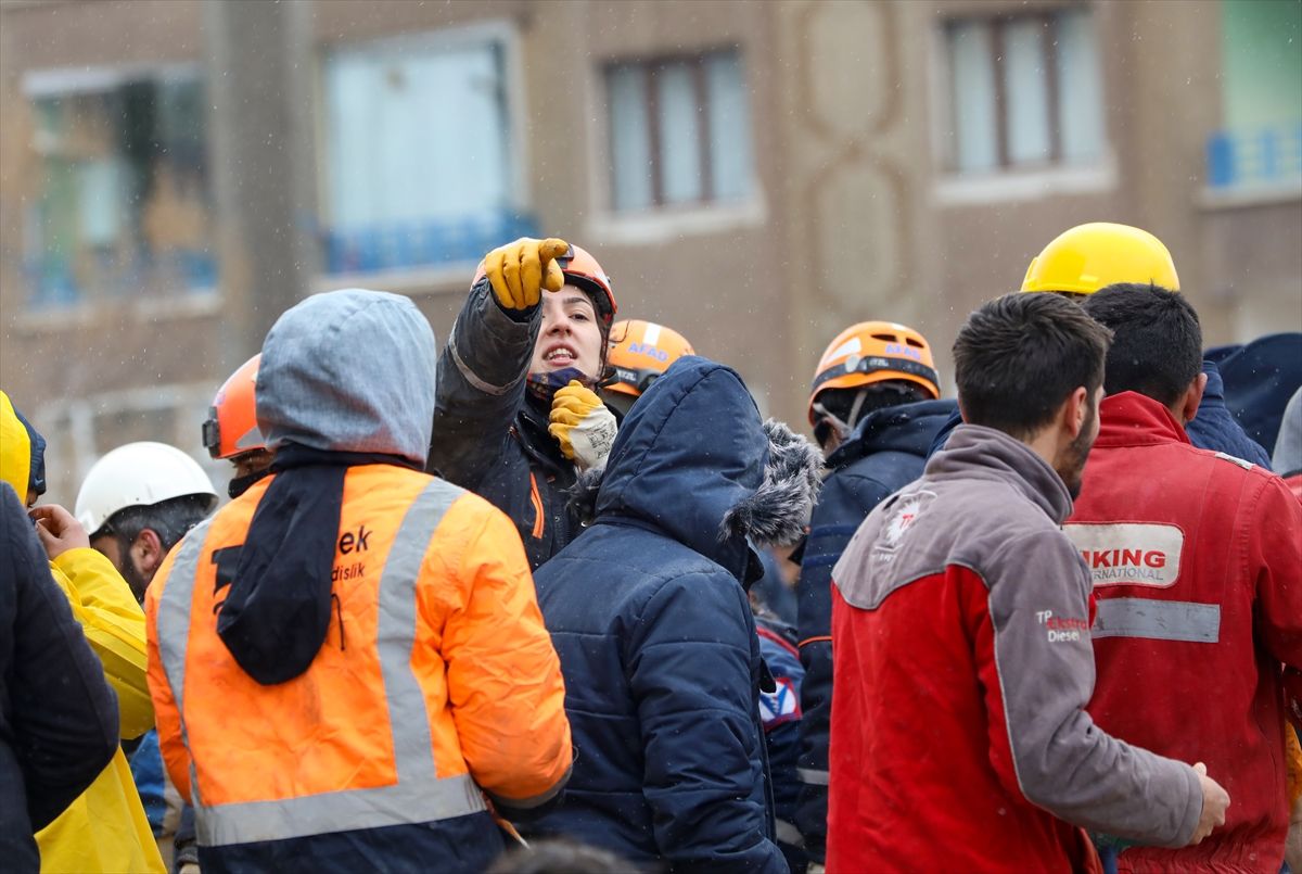 Arama Kurtarma çalışmalarının kadın kahramanlarından bazı kareler! 3