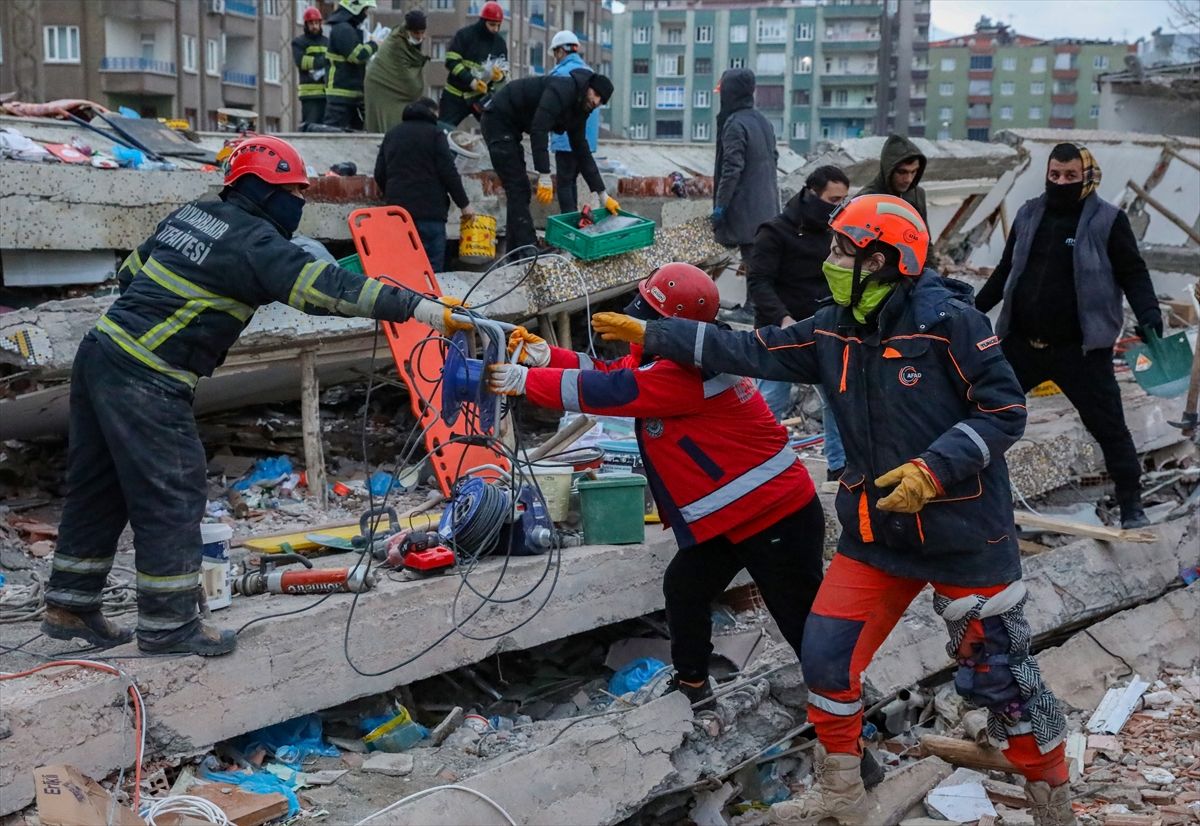 Arama Kurtarma çalışmalarının kadın kahramanlarından bazı kareler! 7