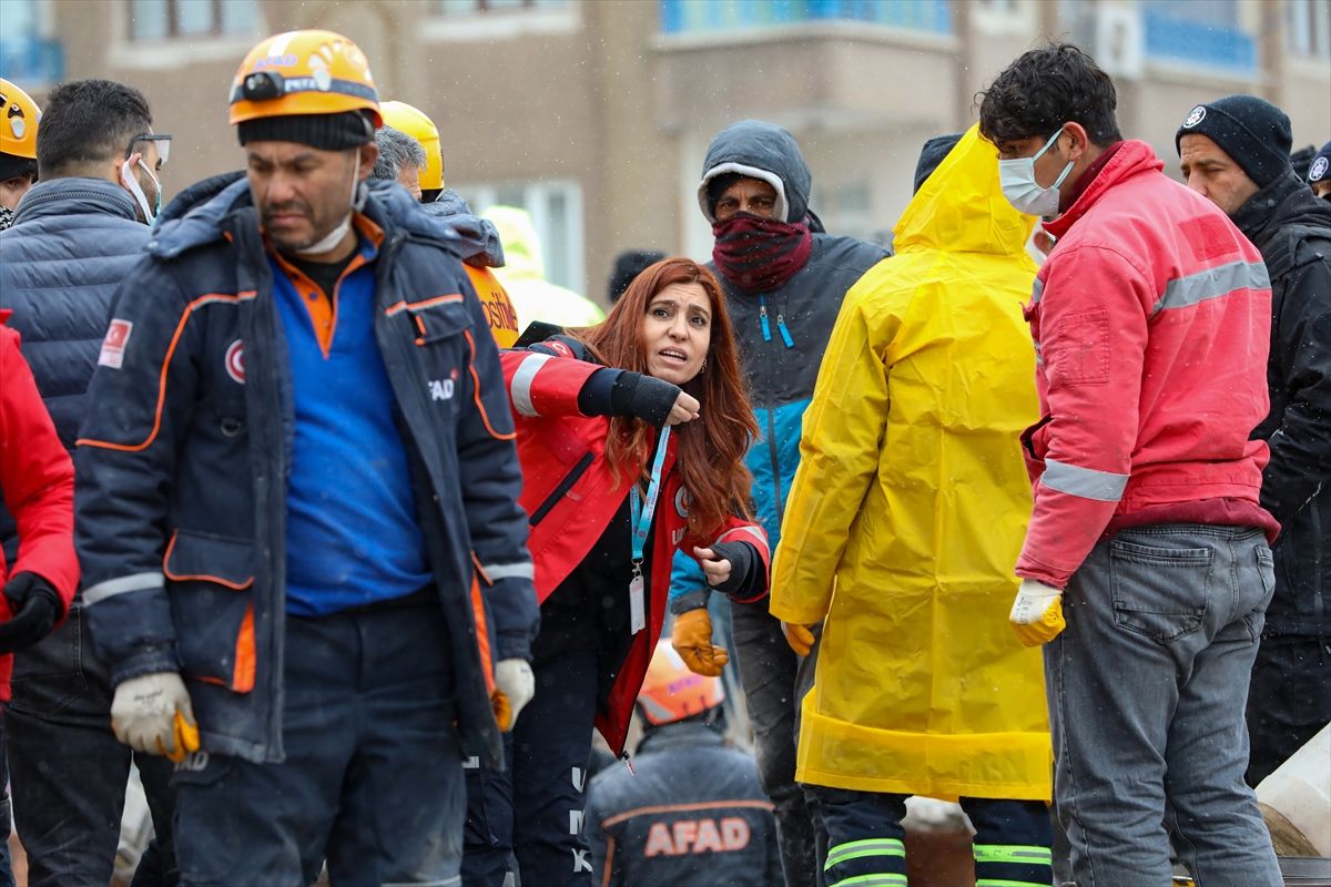 Arama Kurtarma çalışmalarının kadın kahramanlarından bazı kareler! 15