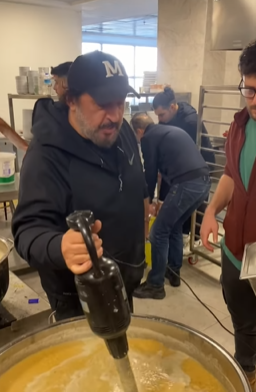 MasterChef Mehmet Yalçınkaya ve yarışmacıları deprem bölgesinde 1