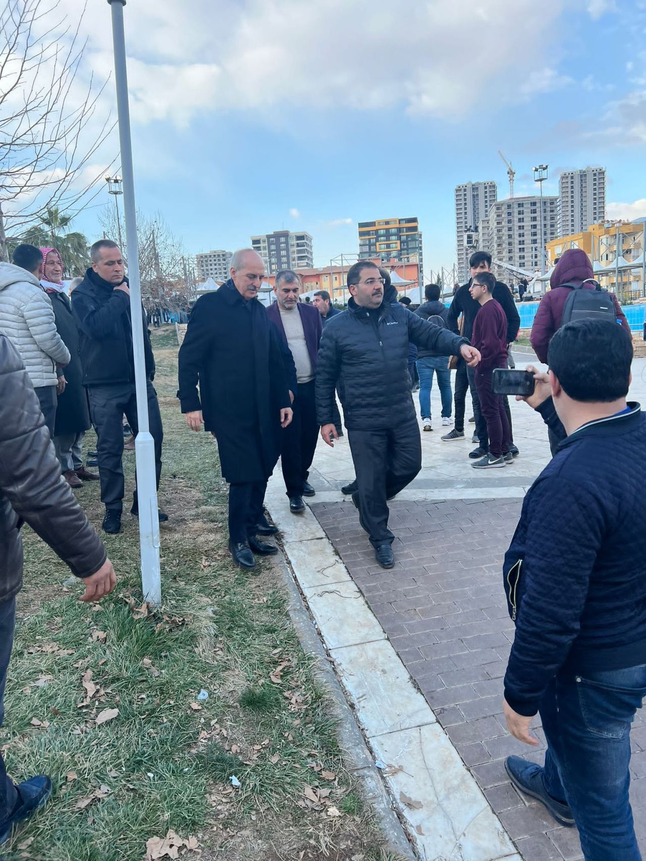 Kurtulmuş Şanlıurfa'da çadır kentleri ziyaret etti 6