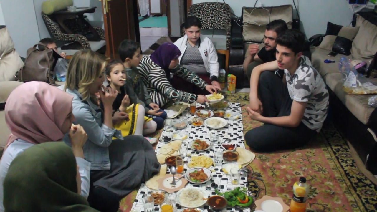 Gamze Özçelik Hatay'da isyan etti! 7